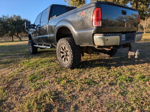 Used 2011 Ford F250 Lariat w/ Lariat Ultimate Pkg image 5