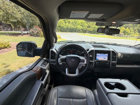 Used 2018 Ford F150 Lariat RWD image 14