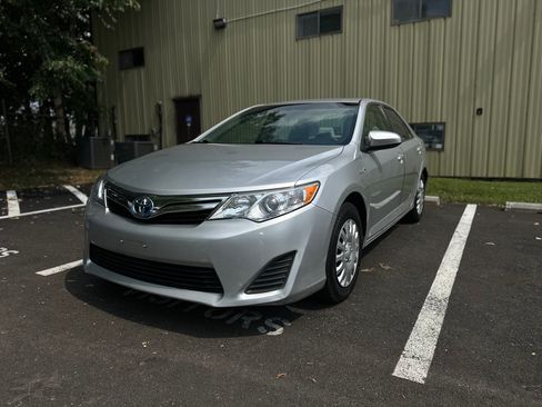 Used 2012 Toyota Camry LE image 1