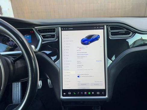 Used 2013 Tesla Model S Performance RWD image 13