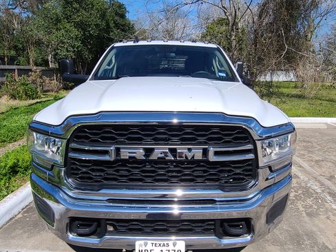 Used 2019 RAM 3500 Tradesman w/ Chrome Appearance Group image 1