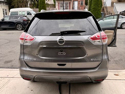 Used 2016 Nissan Rogue SV w/ SV Premium Package image 5