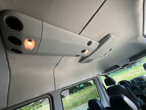 Used 2014 Mercedes-Benz Sprinter 2500 image 17