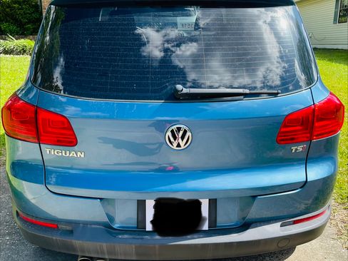 Used 2017 Volkswagen Tiguan S FWD image 4