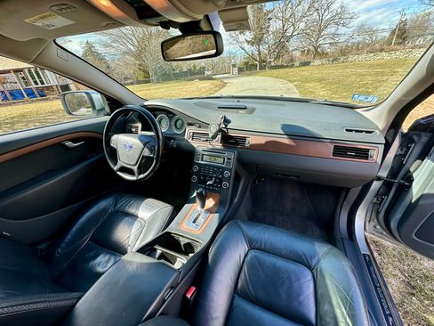 Used 2010 Volvo XC70 3.2 image 16