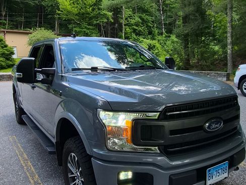 Used 2019 Ford F150 XLT w/ Equipment Group 302A Luxury AWD/4WD image 14