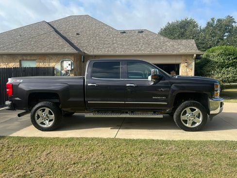 Used 2015 Chevrolet Silverado 2500 LTZ w/ Duramax Plus Package AWD/4WD image 4