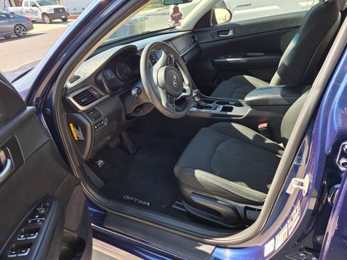 Used 2017 Kia Optima LX image 10