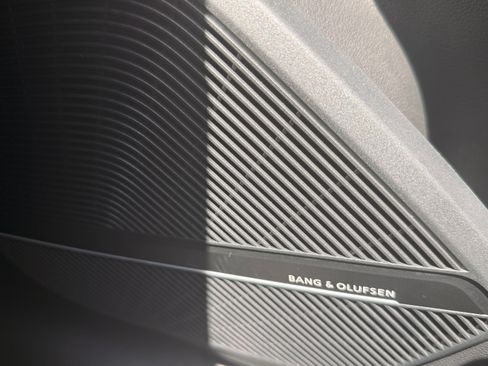 Used 2018 Audi Q5 Prestige w/ Prestige Package image 9