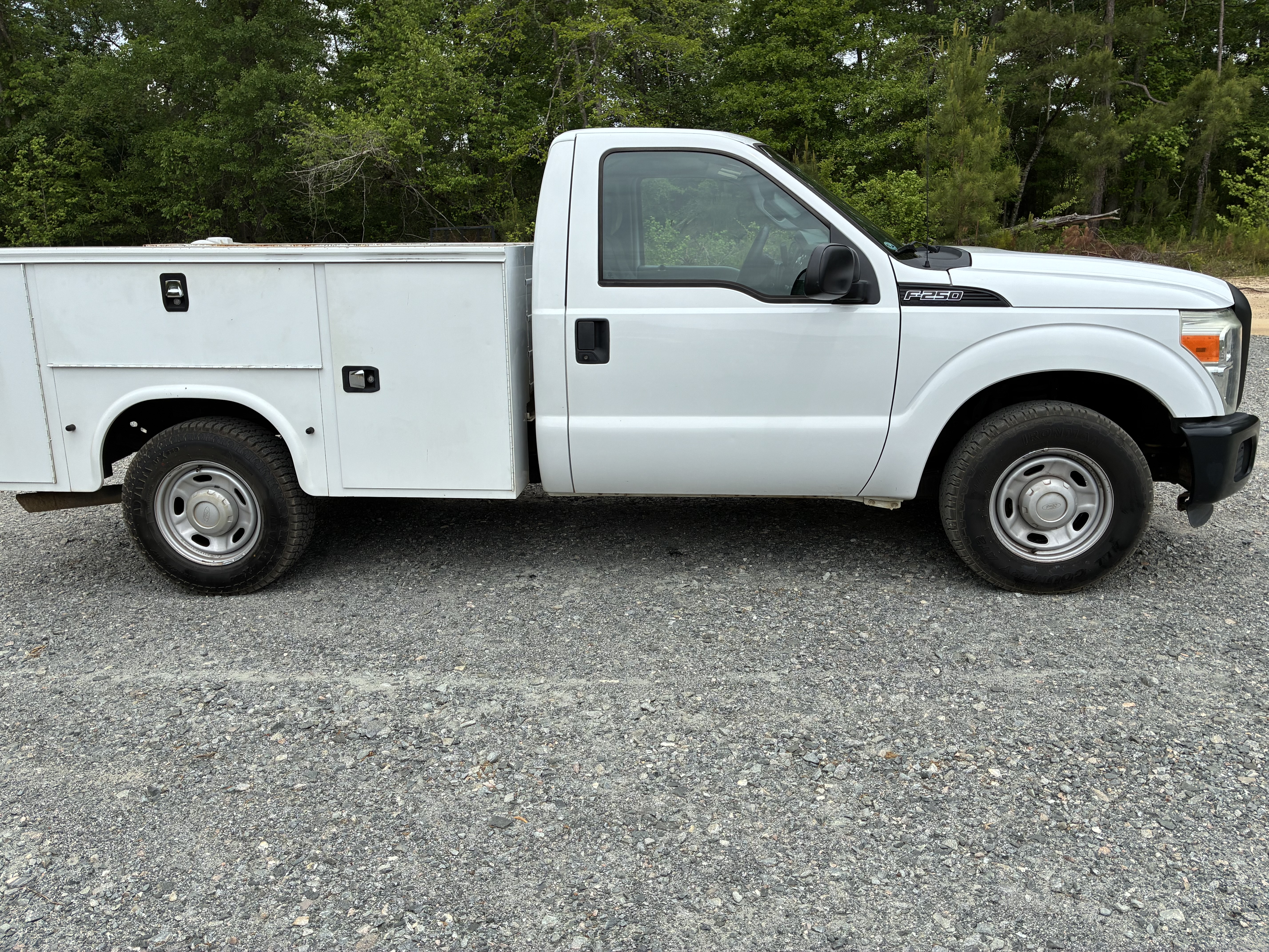 Used 2015 Ford F250 XL RWD image 4