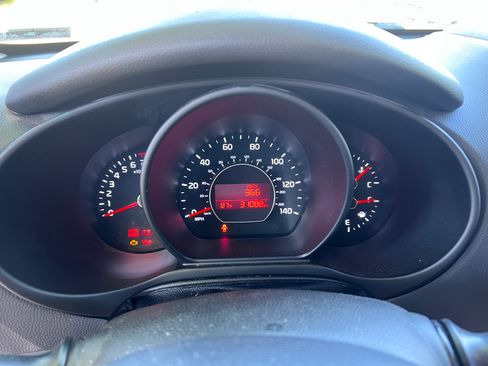 Used 2015 Kia Soul image 16