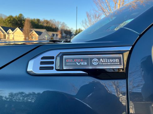 Used 2024 GMC Sierra 2500 Denali w/ Denali Reserve Package image 8