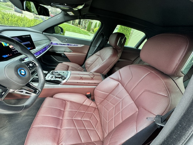 Used 2024 BMW i7 eDrive50 w/ M Sport Package RWD image 10