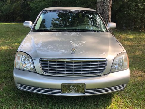 Used 2005 Cadillac De Ville FWD image 4