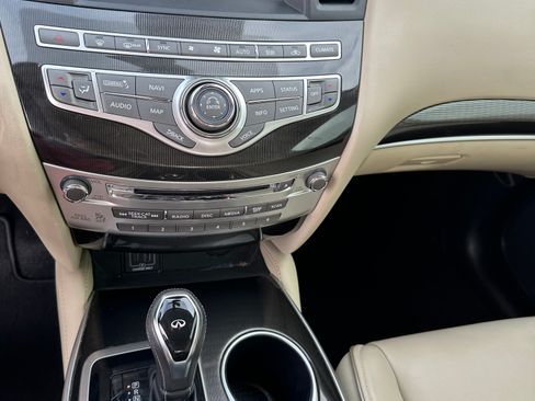 Used 2019 INFINITI QX60 Luxe w/ Essential Package FWD image 6