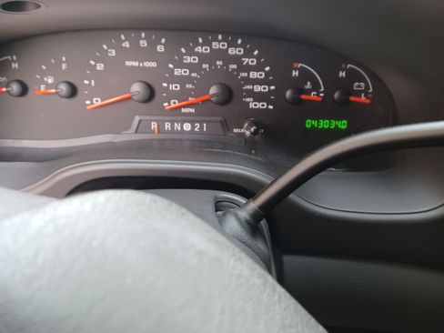 Used 2006 Ford E-350 and Econoline 350 Extended Super Duty image 6