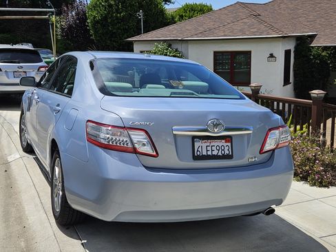 Used 2011 Toyota Camry Hybrid w/ Upgrade Pkg FWD image 4
