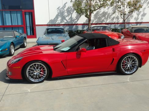 Used 2013 Chevrolet Corvette 427 w/ 1SB Preferred Equipment Group image 2