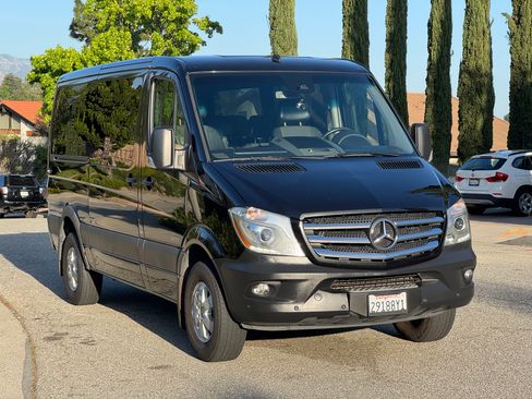 Used 2016 Mercedes-Benz Sprinter 2500 image 4