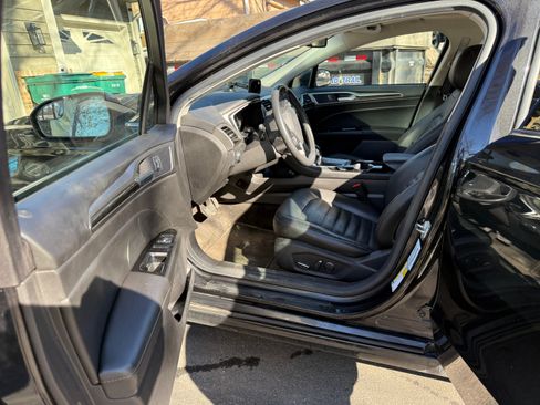 Used 2015 Ford Fusion SE w/ Equipment Group 202A image 10