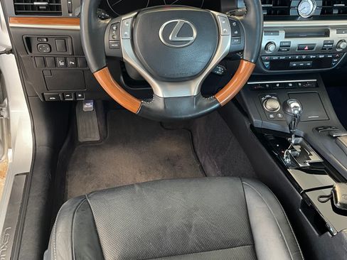 Used 2014 Lexus ES 300h image 13