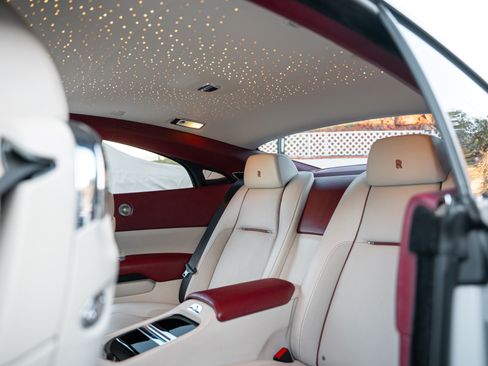 Used 2017 Rolls-Royce Wraith image 10