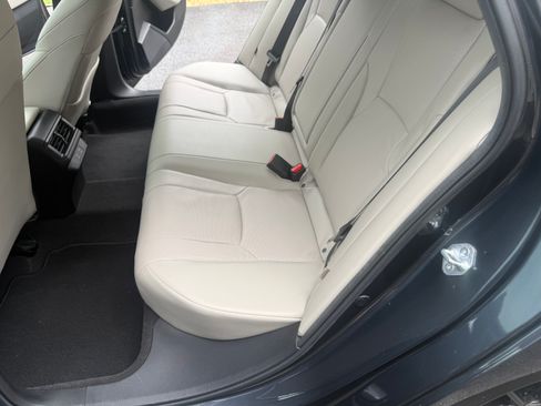 Used 2023 Honda Accord Touring image 11