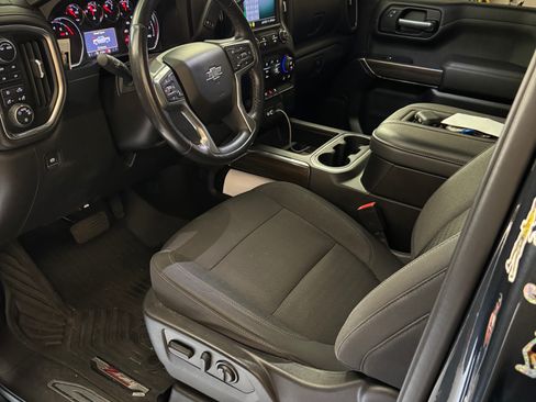 Used 2021 Chevrolet Silverado 1500 LT Trail Boss image 16