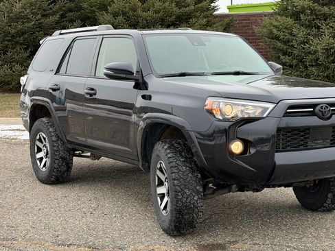 Used 2020 Toyota 4Runner SR5 Premium image 4