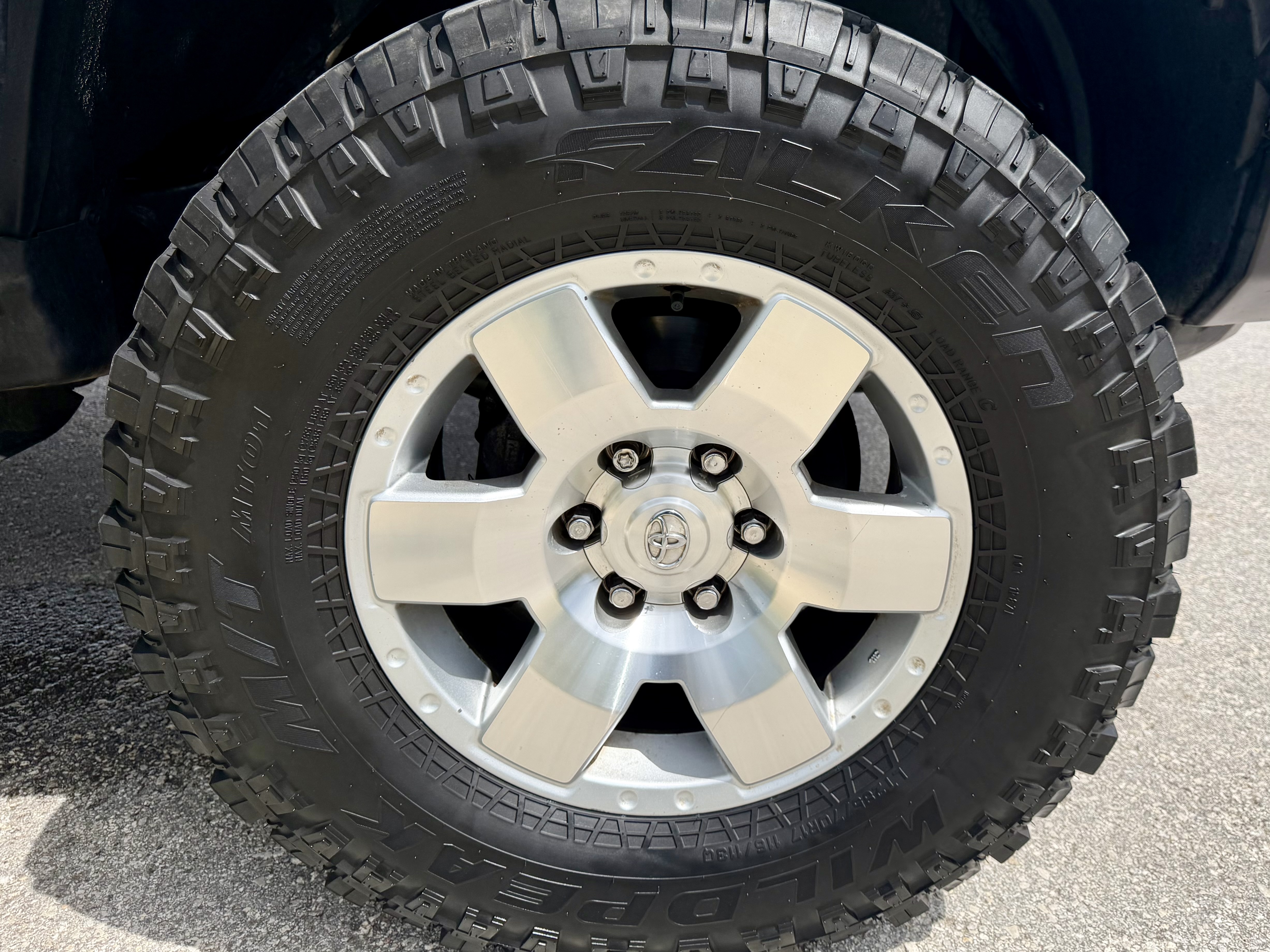 Used 2007 Toyota FJ Cruiser 4WD w/ Upgrade Pkg 2 image 29