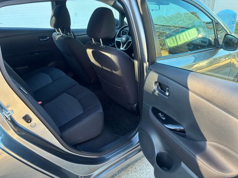 Used 2021 Nissan Leaf SV image 14
