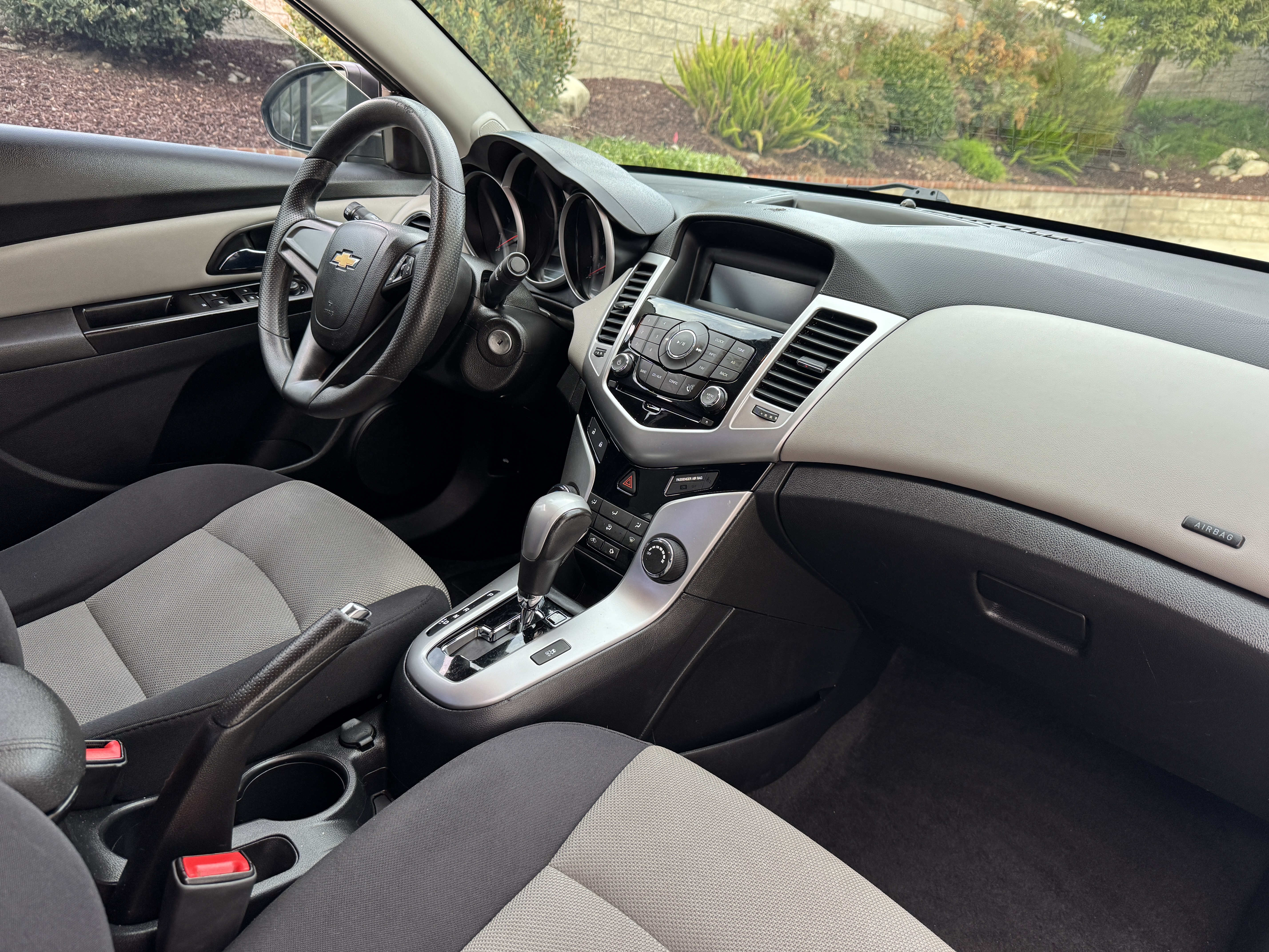 Used 2014 Chevrolet Cruze LS FWD image 19