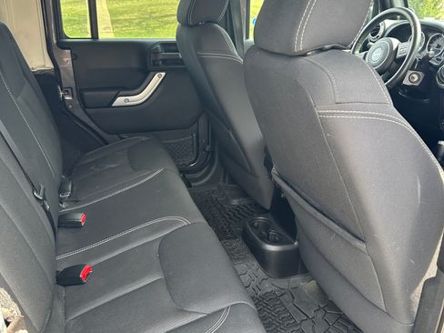 Used 2014 Jeep Wrangler Unlimited Sahara w/ Connectivity Group image 12