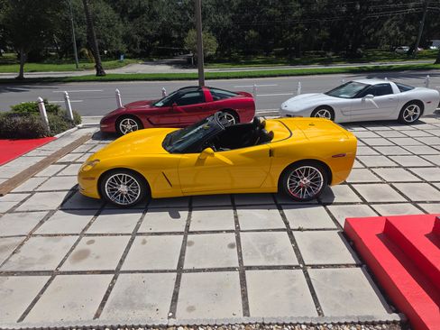 Used 2005 Chevrolet Corvette Convertible w/ Preferred Equipment Group image 1