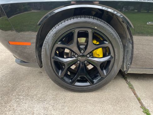 Used 2015 Dodge Challenger R/T Plus RWD image 8