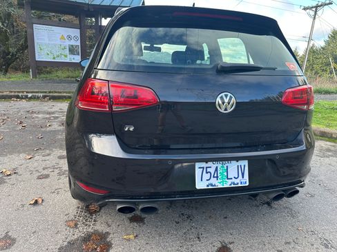 Used 2015 Volkswagen Golf R 4-Door image 8