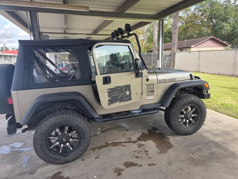 Used 2003 Jeep Wrangler X image 2