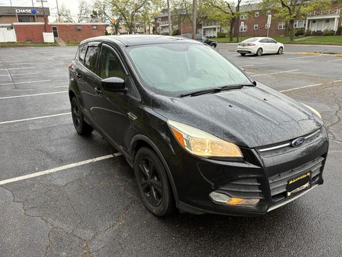 Used 2015 Ford Escape SE AWD/4WD image 16