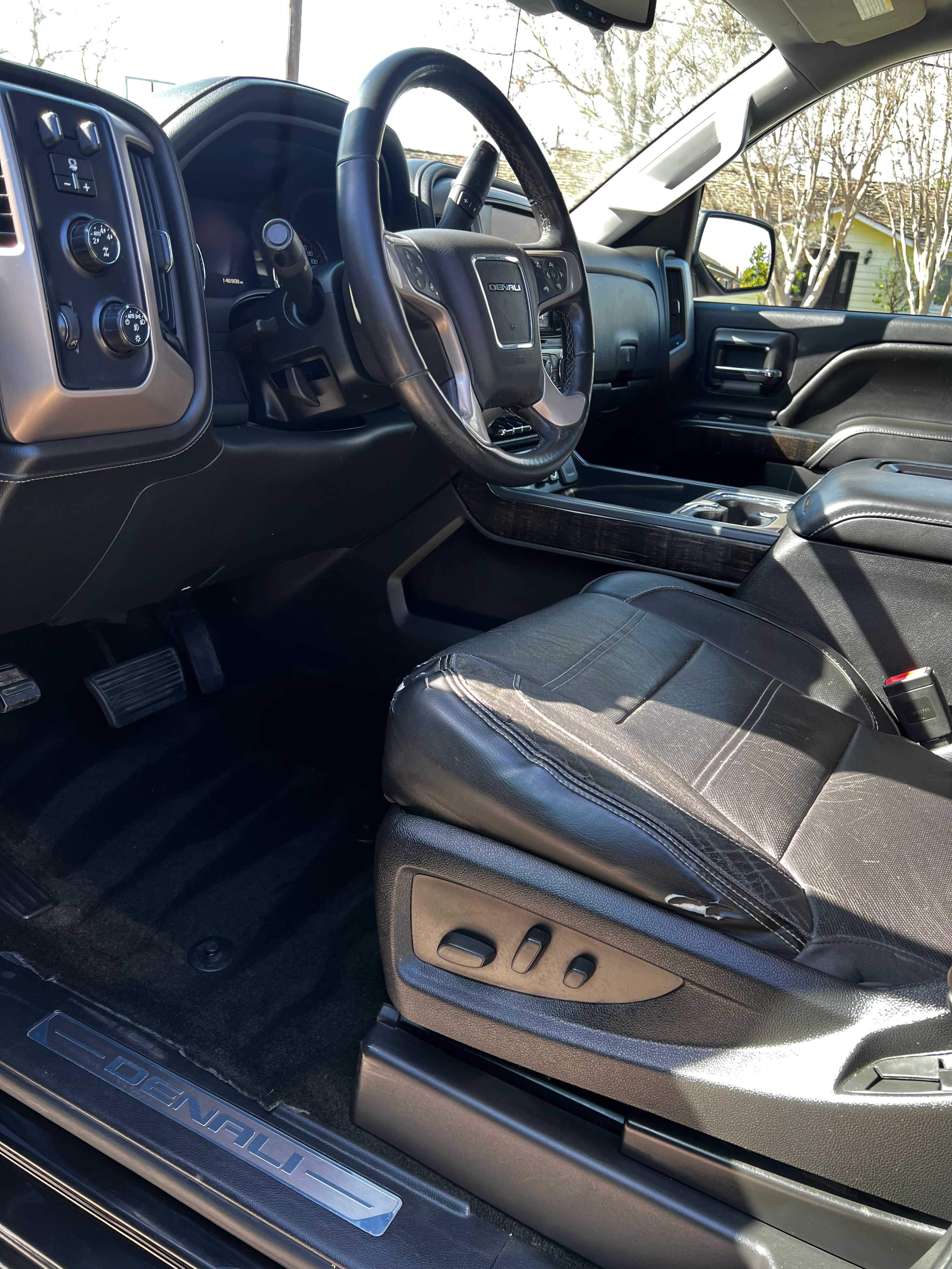 Used 2016 GMC Sierra 1500 Denali w/ Enhanced Driver Alert Package AWD/4WD image 10