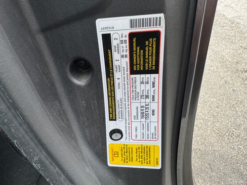 Used 2020 BMW i3 w/ Range Extender image 8