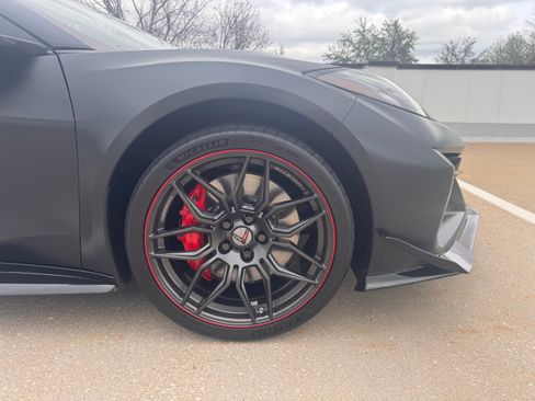Used 2024 Chevrolet Corvette Z06 image 25