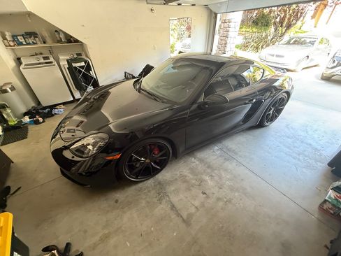 Used 2018 Porsche 718 Cayman GTS image 11