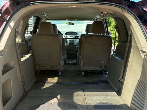 Used 2015 Honda Odyssey LX image 12