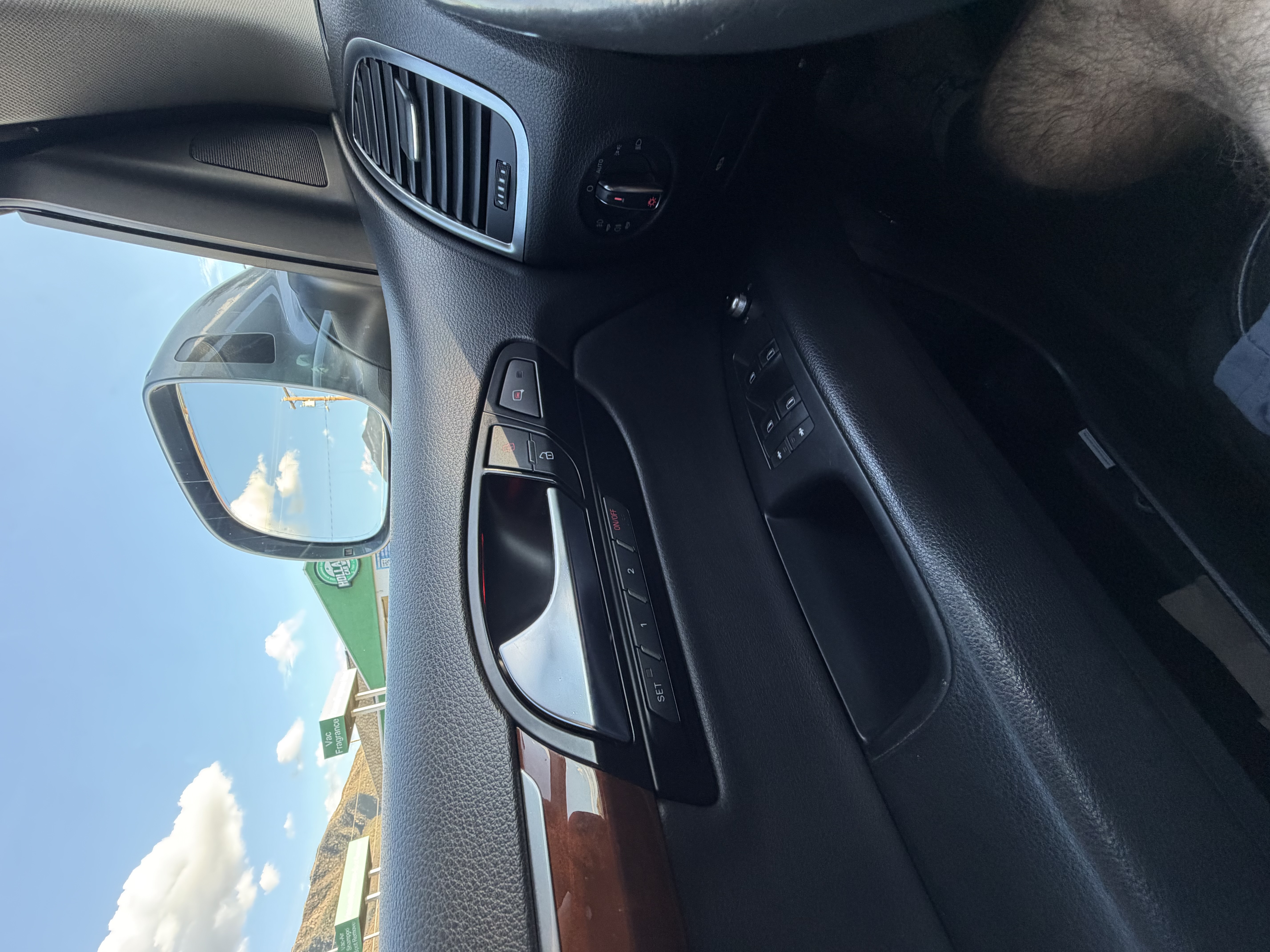 Used 2010 Audi Q7 3.6 Prestige AWD/4WD image 23