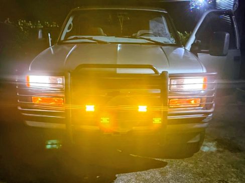 Used 1999 Chevrolet Tahoe 4WD 2-Door w/ Preferred Equipment Group image 22