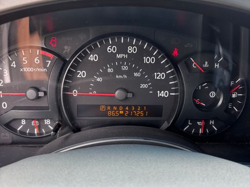 Used 2005 Nissan Titan SE image 14