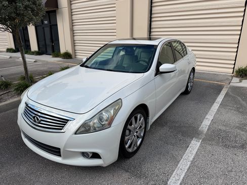 Used 2010 INFINITI G37 Journey w/ Premium Pkg RWD image 1