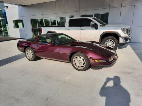 Used 1995 Chevrolet Corvette Coupe image 6