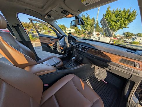 Used 2010 BMW 328i xDrive Sedan image 15