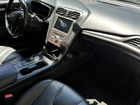 Used 2018 Ford Fusion Titanium FWD image 5